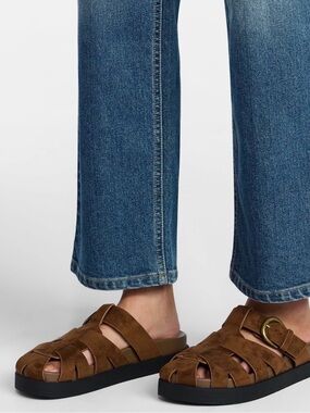 No Boundaries Brown Suede Ankle-Cut Jeans & Sandal Look